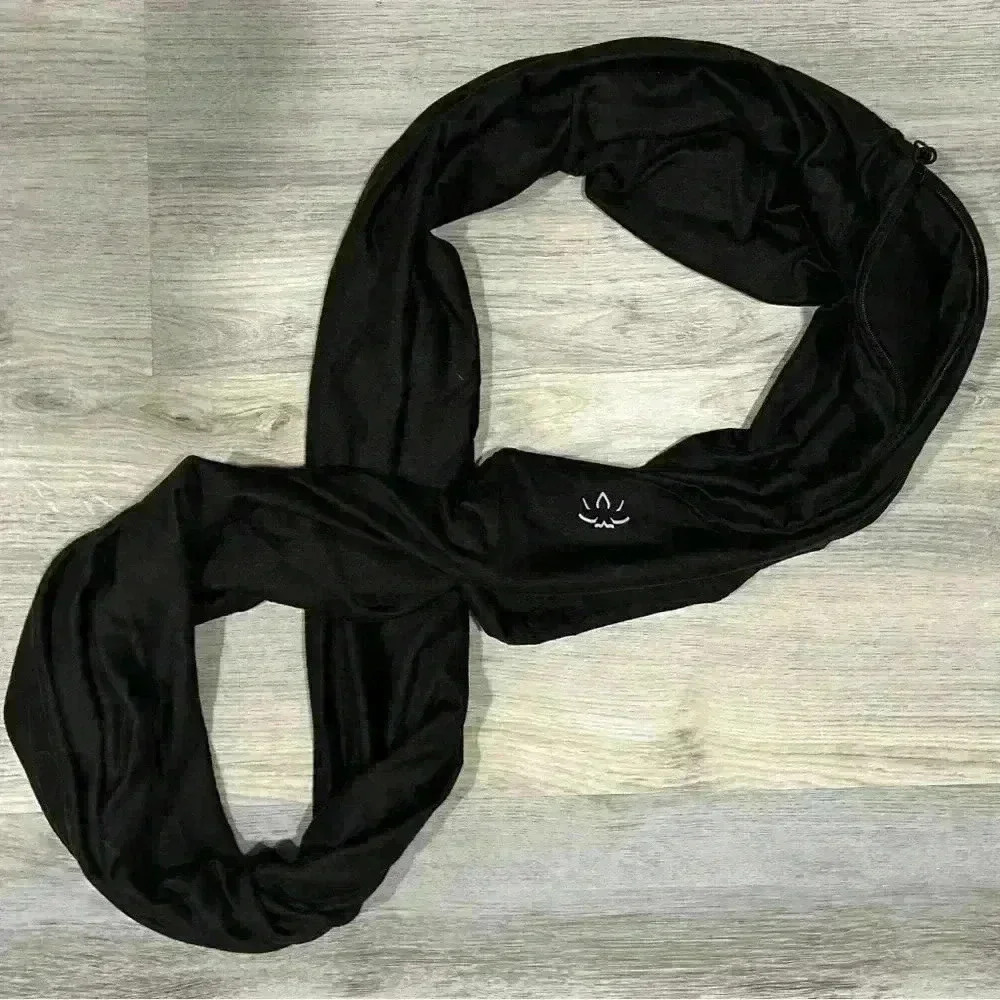 Beyond Yoga Infinity Scarf Black Hidden Discrete Zipper Pocket Wrap Stretch